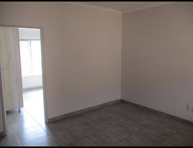 2 BEDROOM PROPERTY TO RENT IN LYNNWOOD